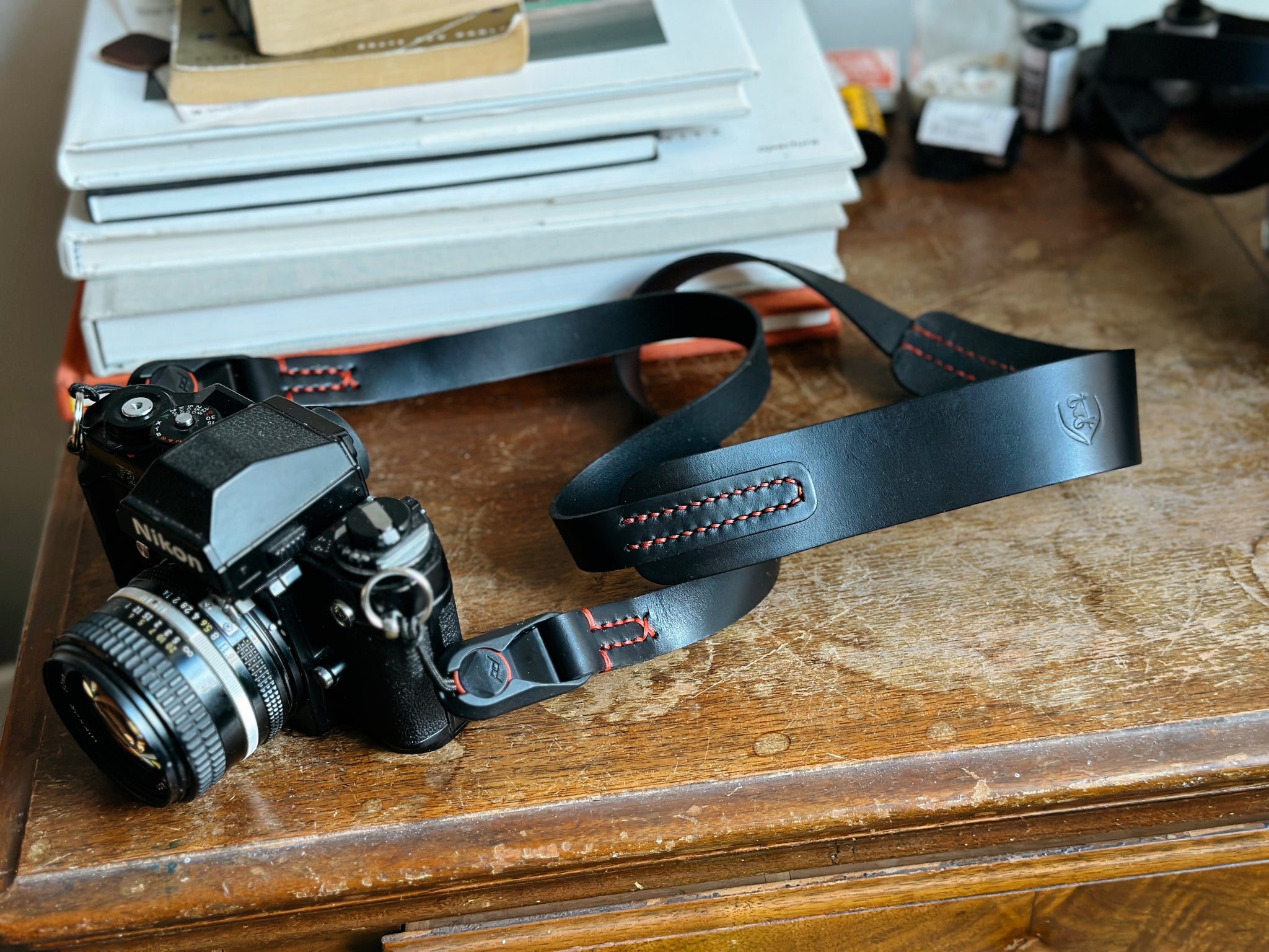 leather camera strap peak anchor