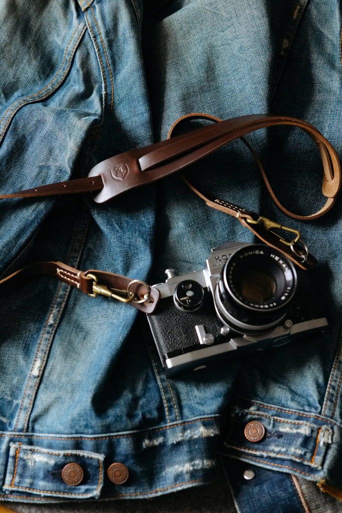 L E G A C Y Adjustable quick release spring clip camera strap