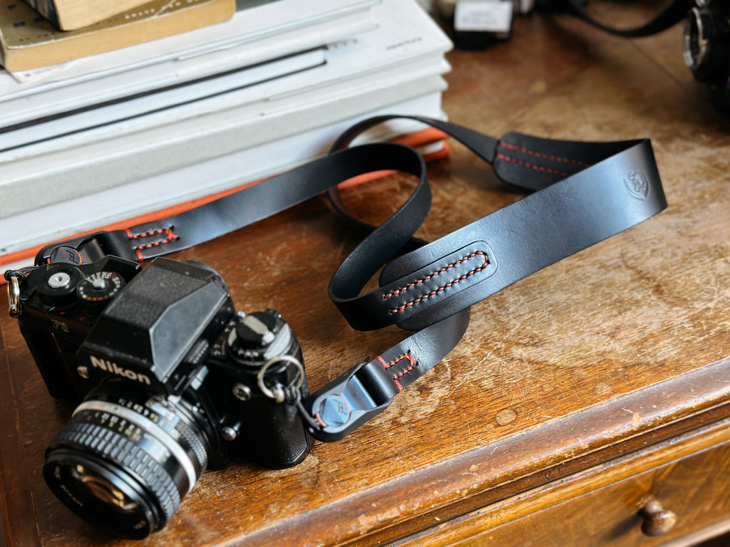 LEGACY classic wide Nero x peak anchor camera strap