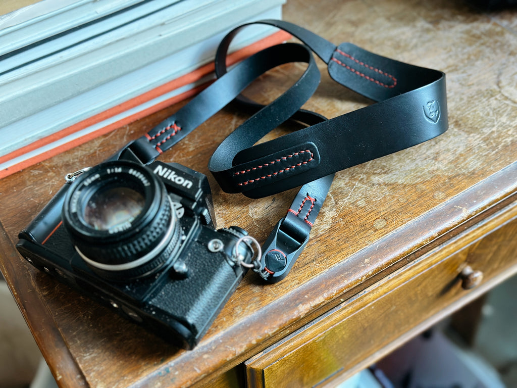 LEGACY classic wide Nero x peak anchor camera strap