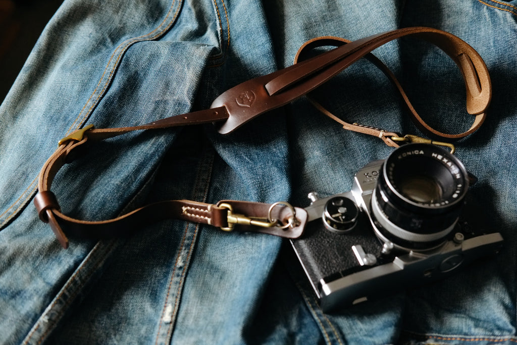 L E G A C Y Adjustable quick release spring clip camera strap
