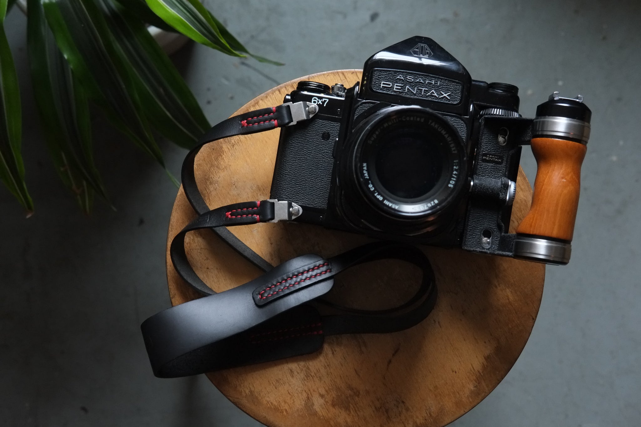 L E G A C Y classic wide camera strap for Pentax 67