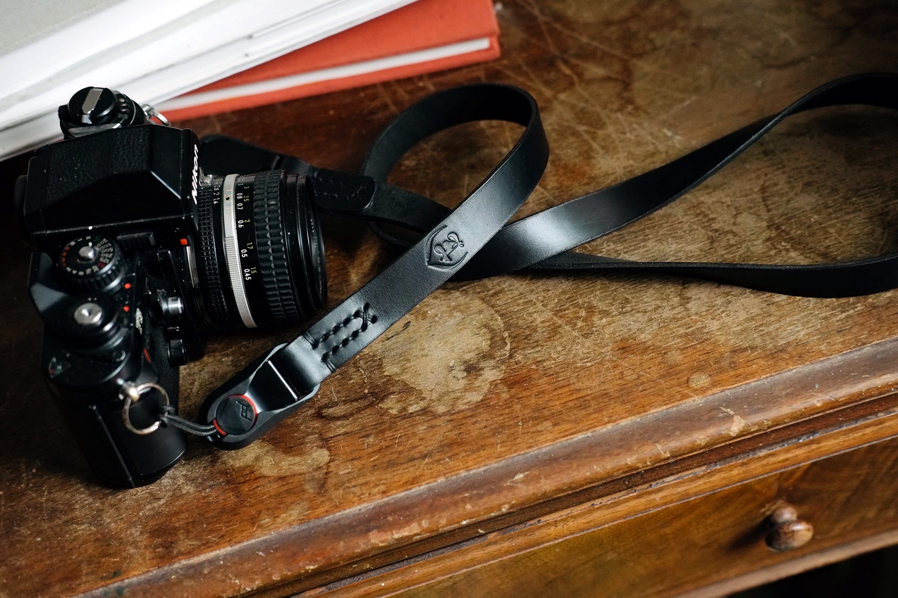 LEGACY classic wide x peak anchor camera strap